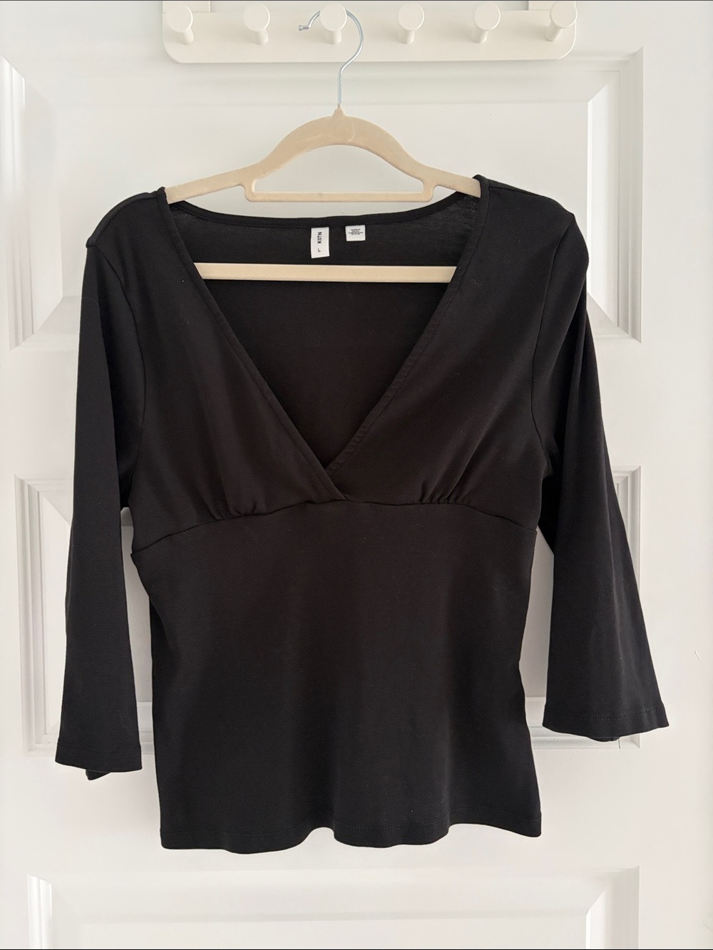 Kotn 3/4 Sleeve V Neck Top